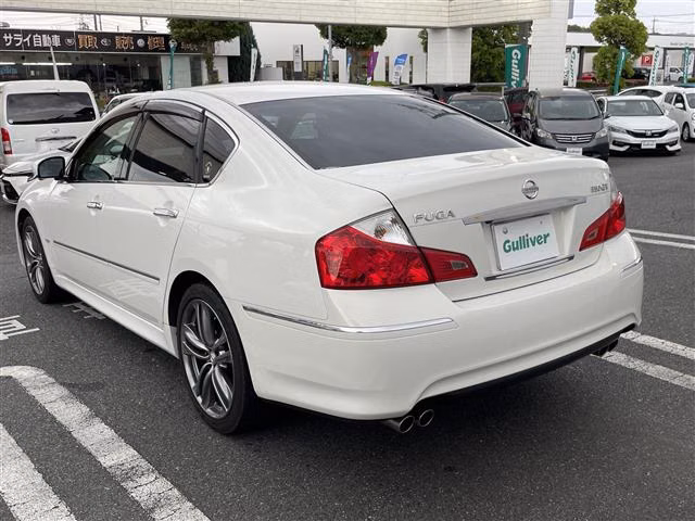 NISSAN FUGA