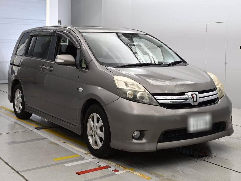 TOYOTA ISIS