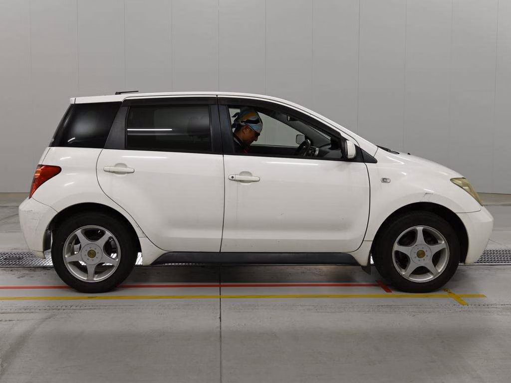 TOYOTA IST