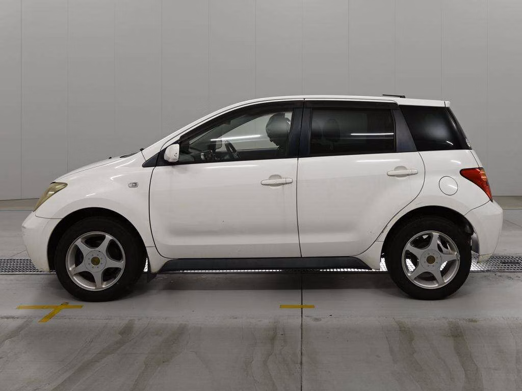 TOYOTA IST