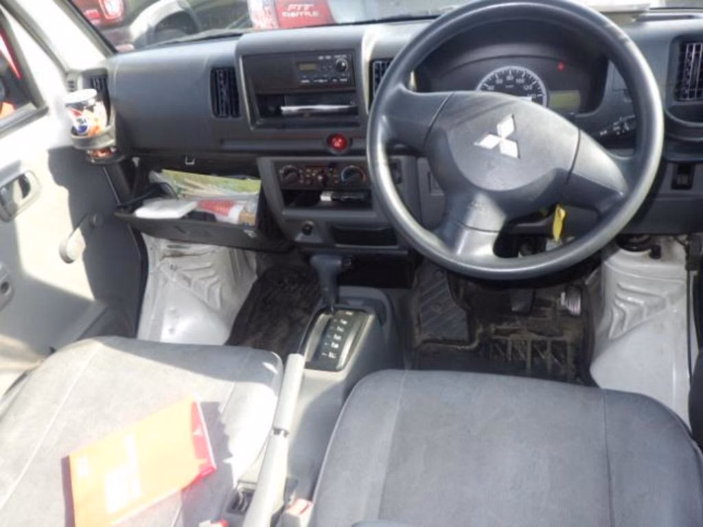 MITSUBISHI MINICAB