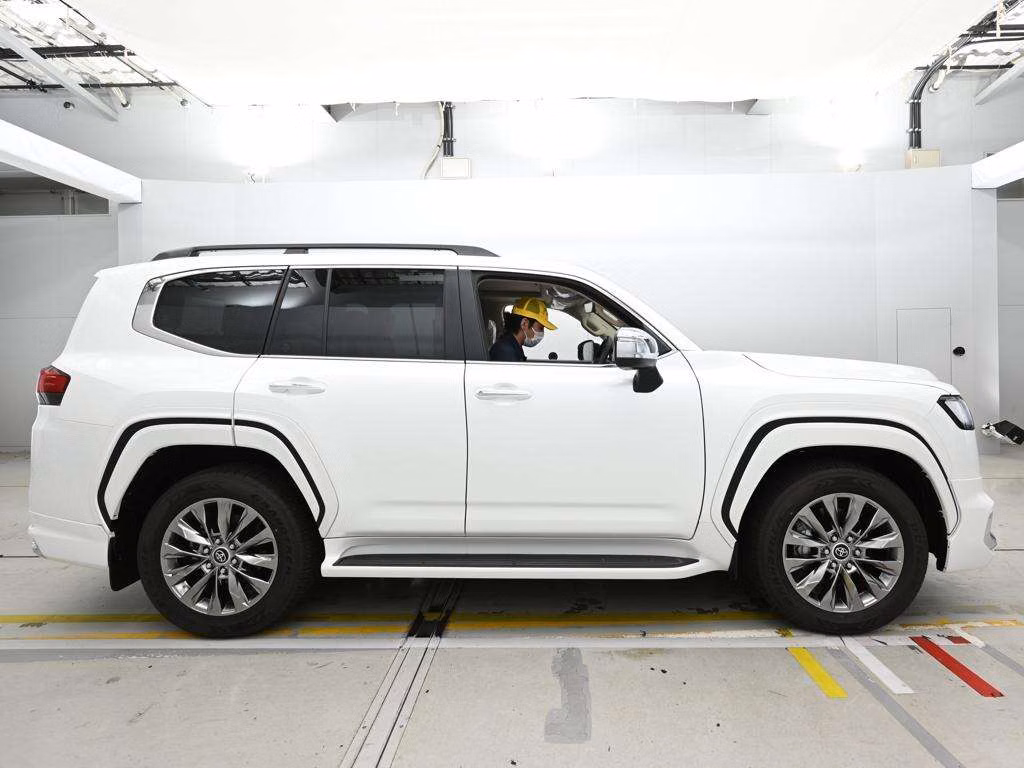 TOYOTA LAND CRUISER
