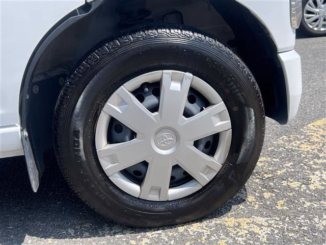 TOYOTA PIXIS VAN