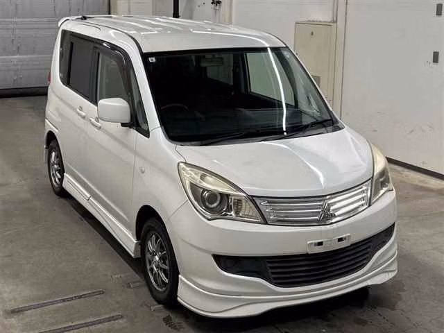 MITSUBISHI DELICA D:2
