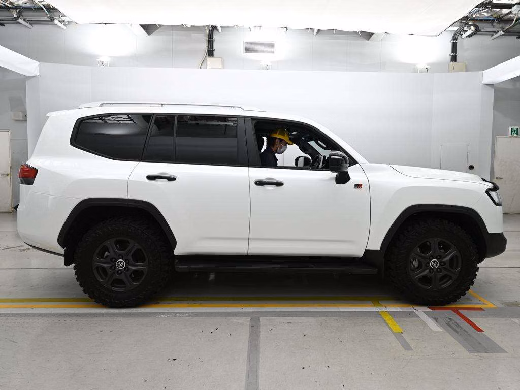 TOYOTA LAND CRUISER