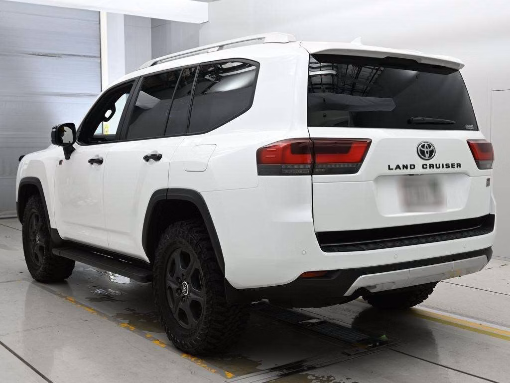 TOYOTA LAND CRUISER