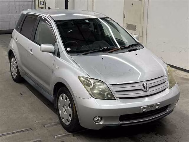 TOYOTA IST