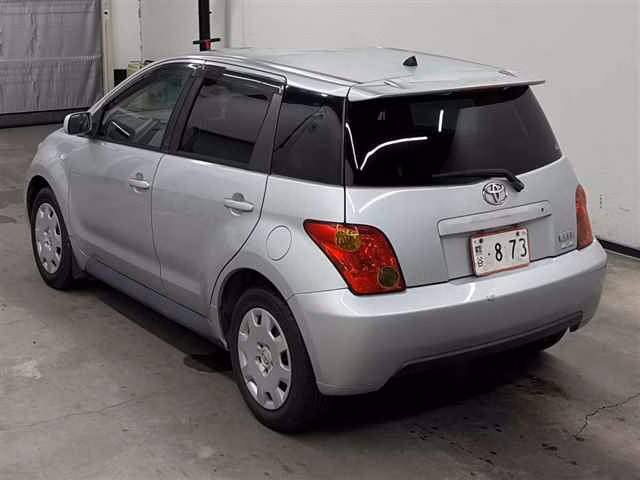 TOYOTA IST