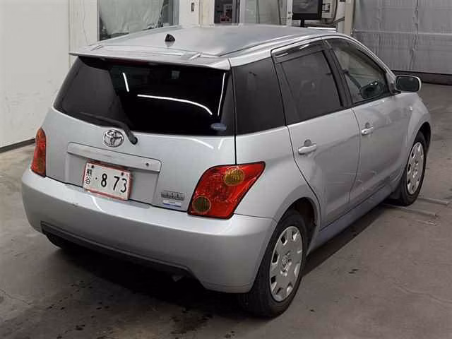 TOYOTA IST