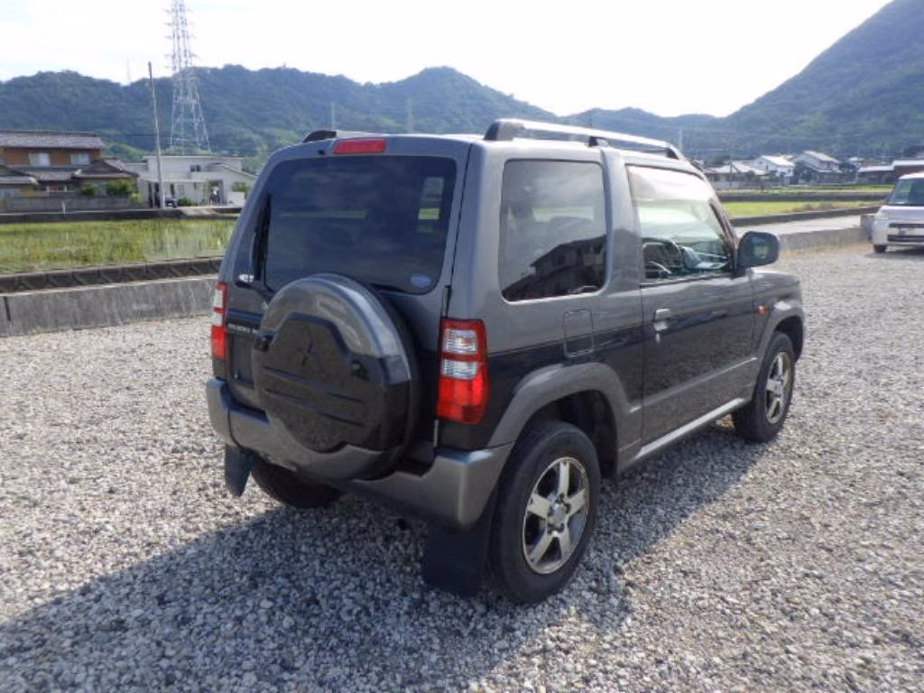 MITSUBISHI PAJERO MINI