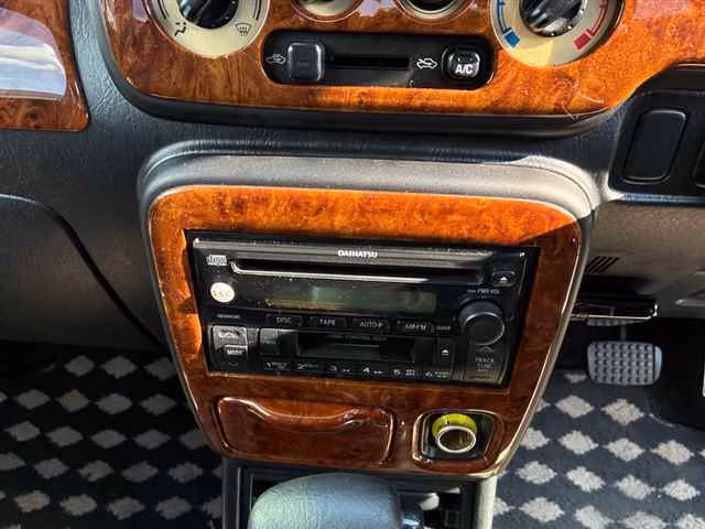 DAIHATSU MIRA GINO