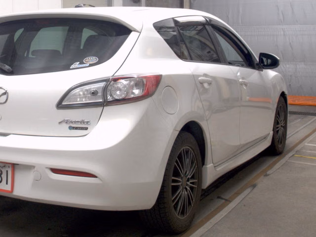 MAZDA AXELA