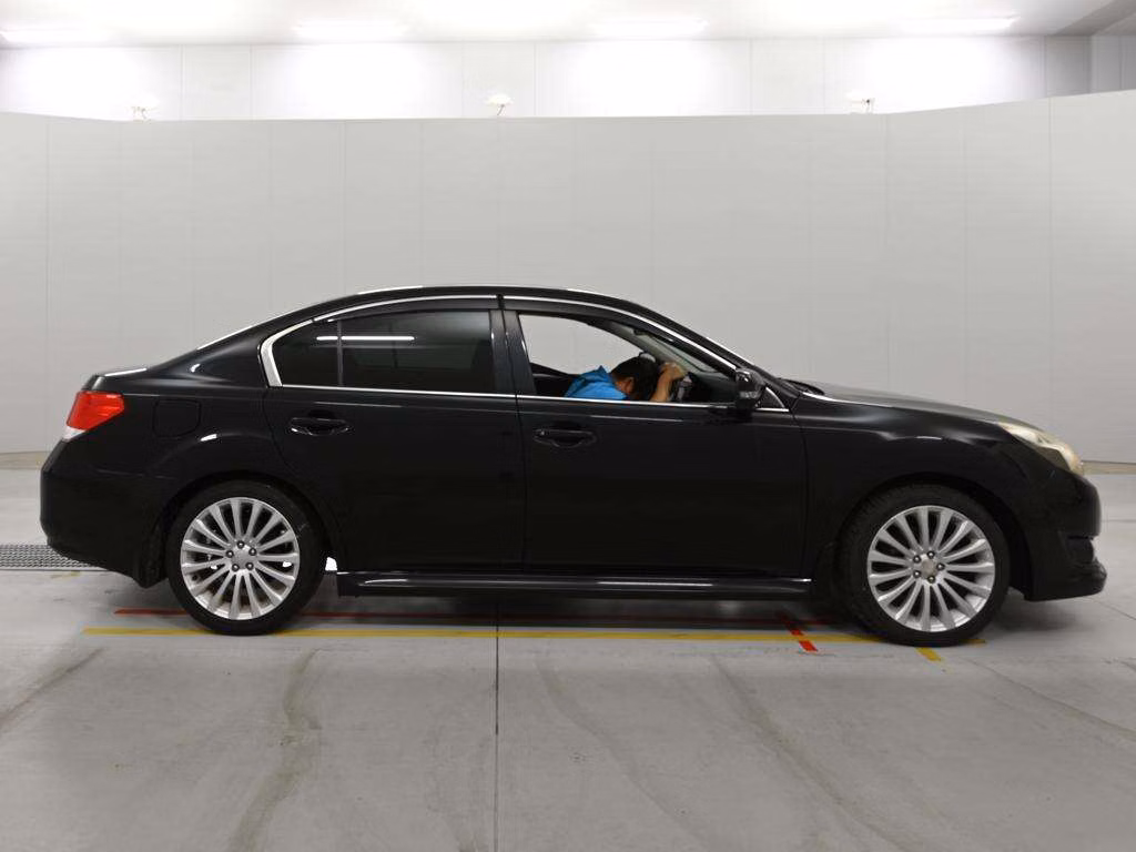 SUBARU LEGACY B4