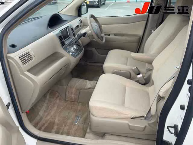 TOYOTA RAUM