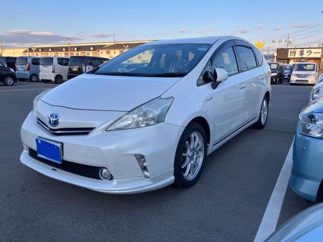 TOYOTA PRIUS ALPHA