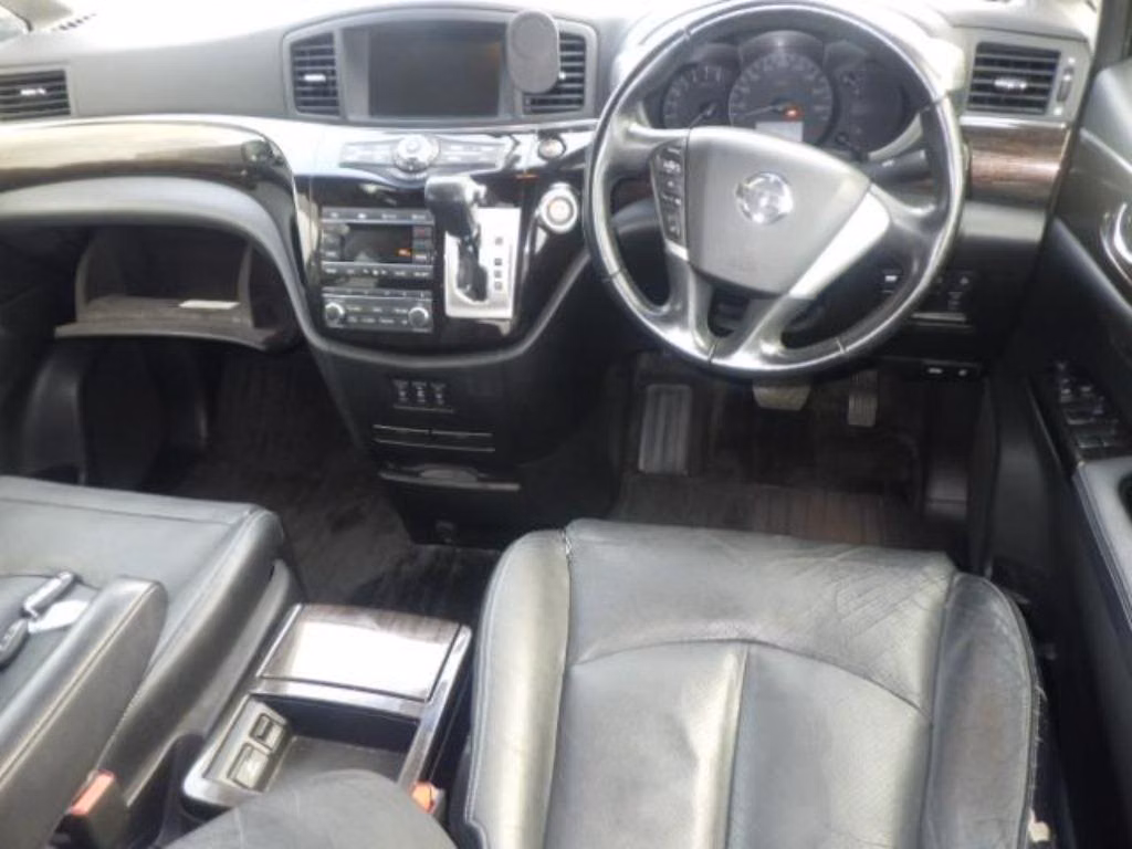 NISSAN ELGRAND