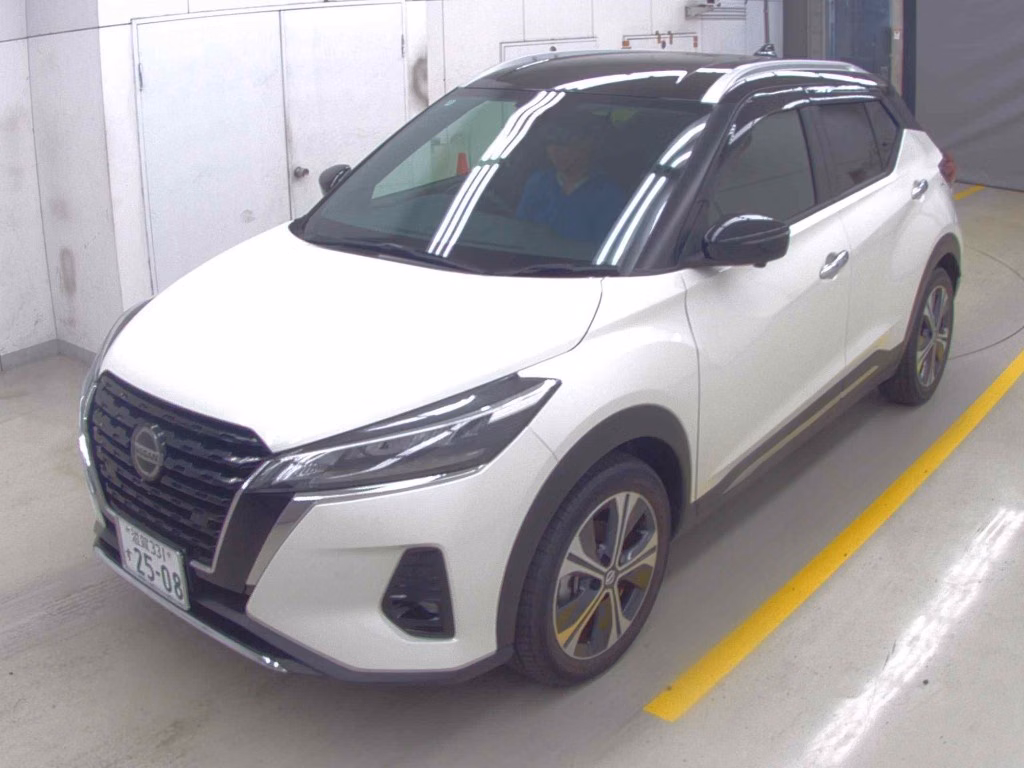 NISSAN KICKS