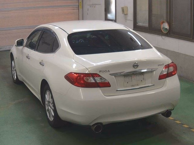 NISSAN FUGA