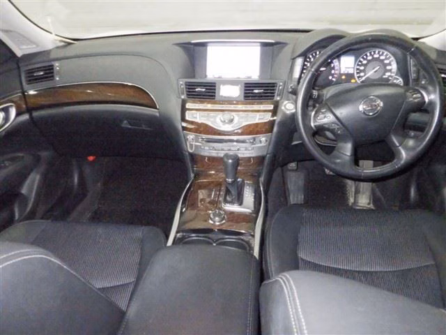 NISSAN FUGA