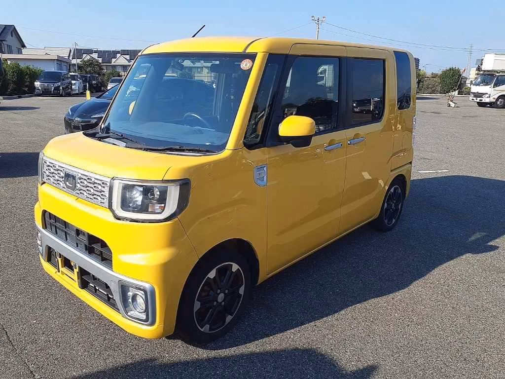 DAIHATSU WAKE