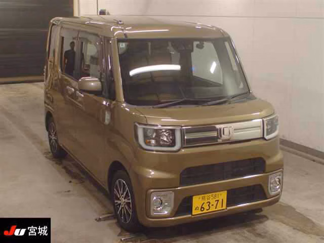 DAIHATSU WAKE