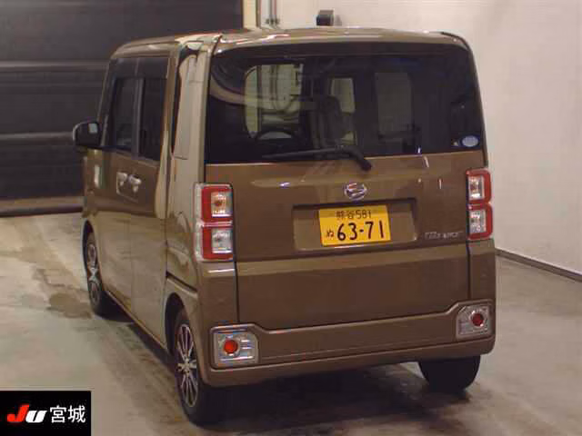 DAIHATSU WAKE