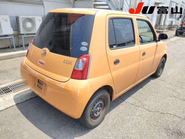 DAIHATSU ESSE