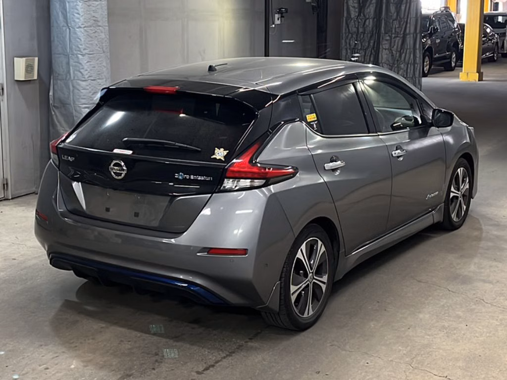 NISSAN LEAF