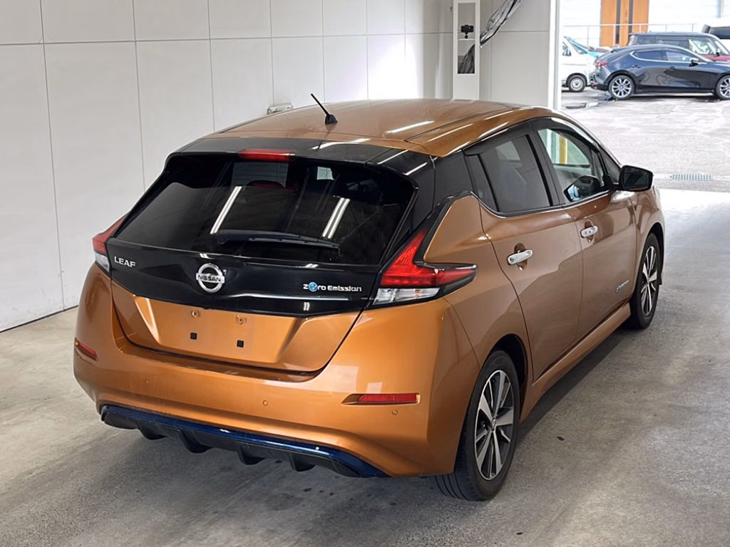NISSAN LEAF