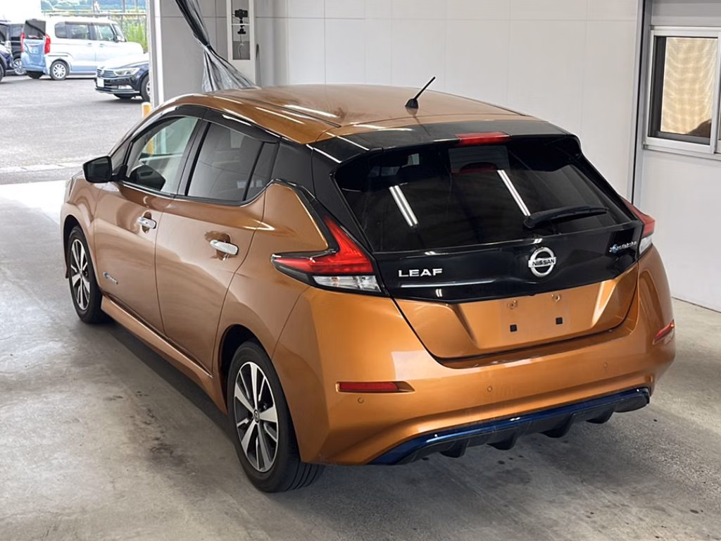 NISSAN LEAF