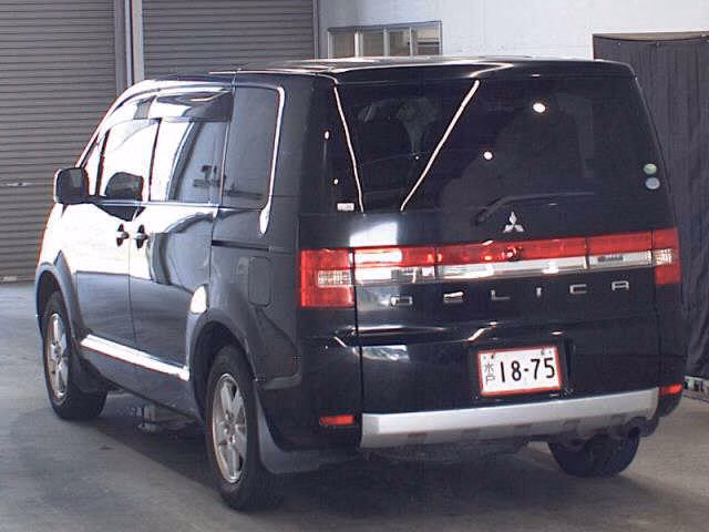 MITSUBISHI DELICA D:5