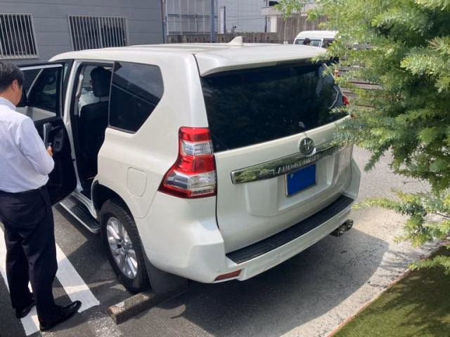 TOYOTA LAND CRUISER PRADO