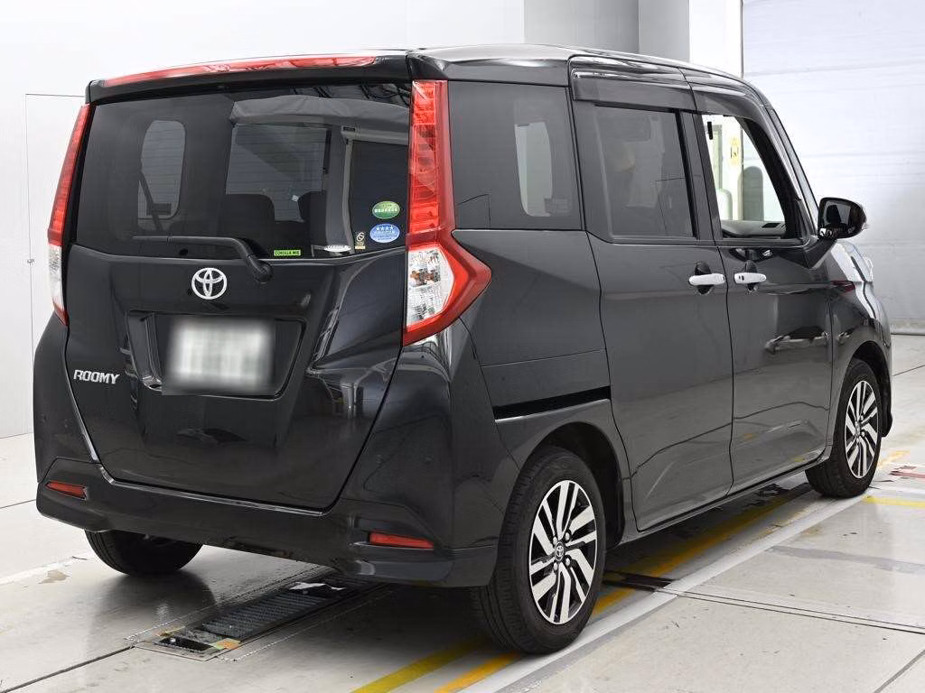 TOYOTA ROOMY