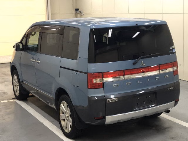 MITSUBISHI DELICA D:5
