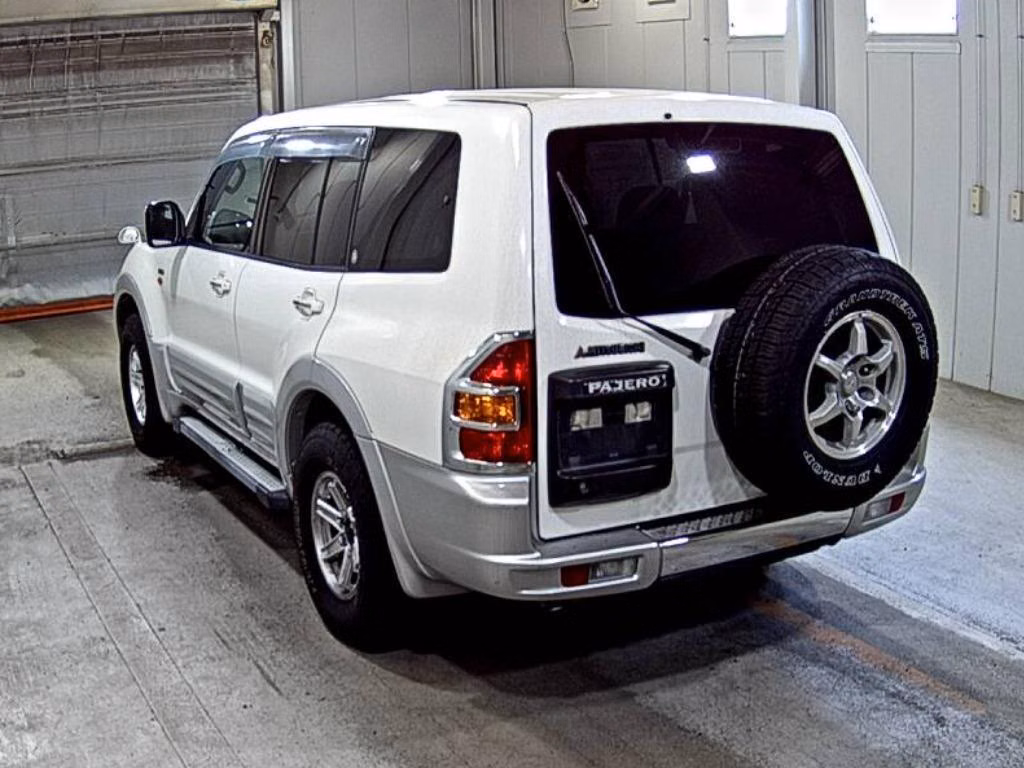 MITSUBISHI PAJERO