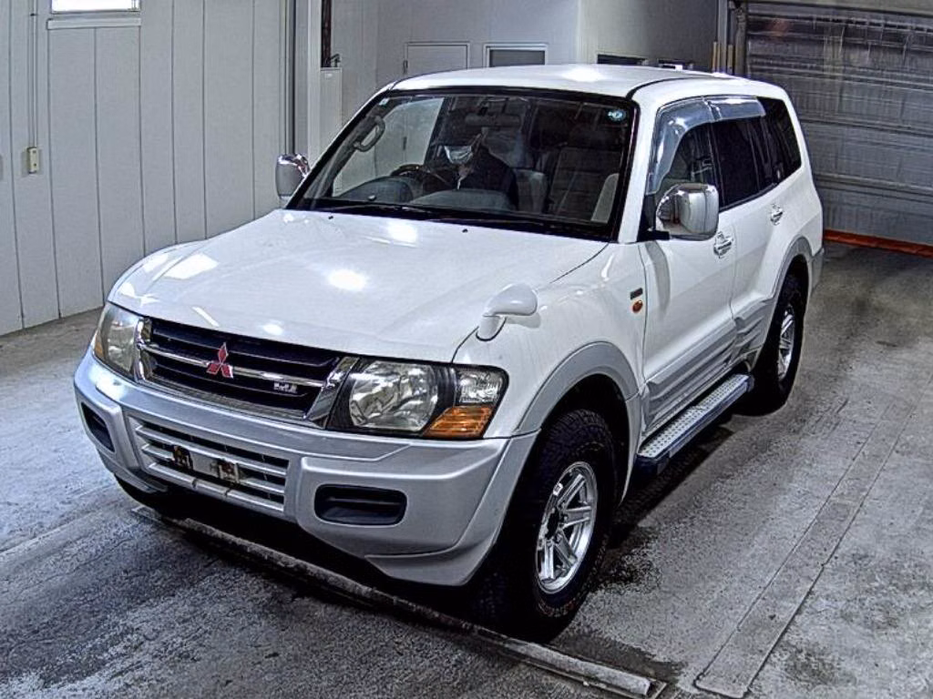 MITSUBISHI PAJERO