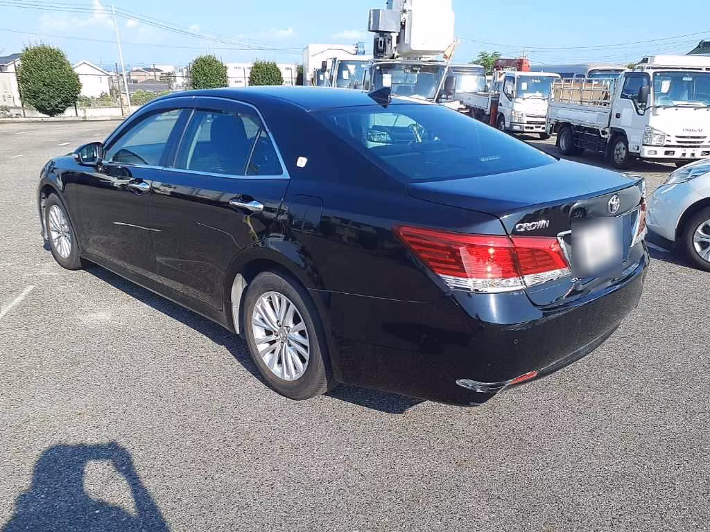 TOYOTA CROWN