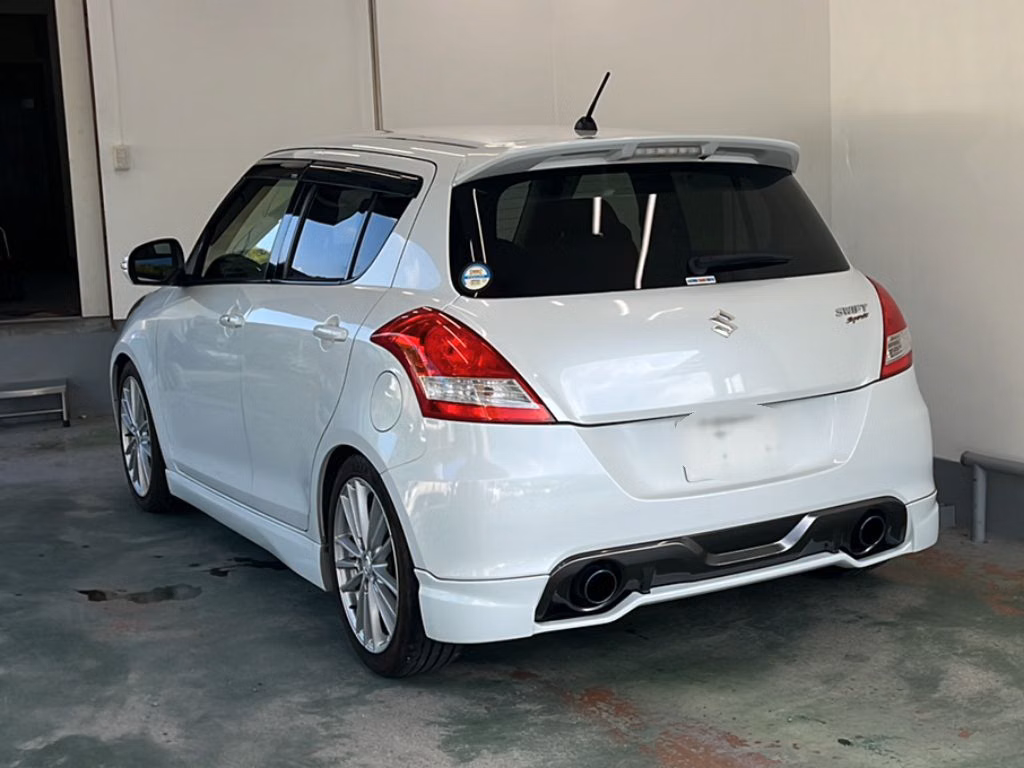 SUZUKI SWIFT