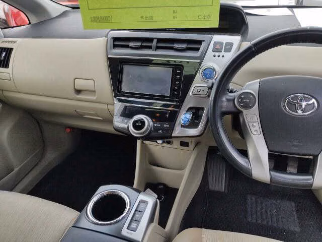TOYOTA PRIUS ALPHA