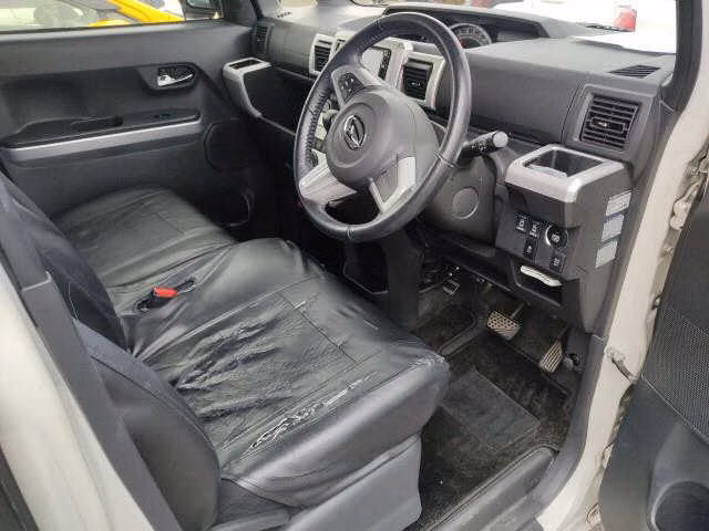 DAIHATSU WAKE