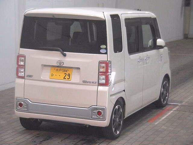 DAIHATSU WAKE