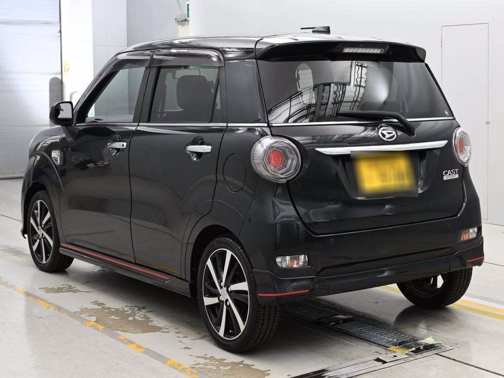 DAIHATSU CAST