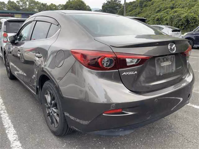 MAZDA AXELA