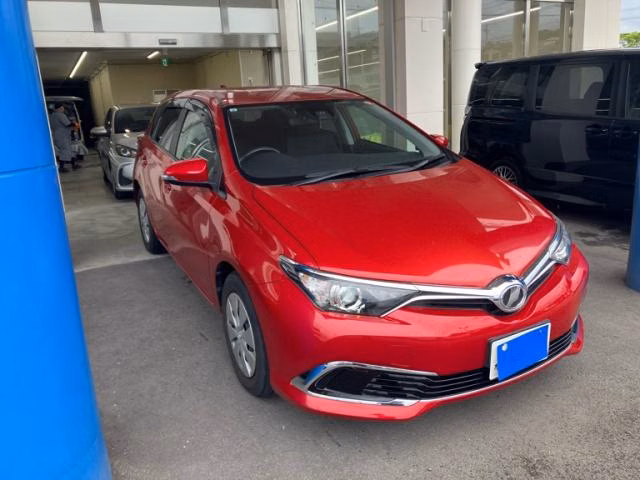 TOYOTA AURIS