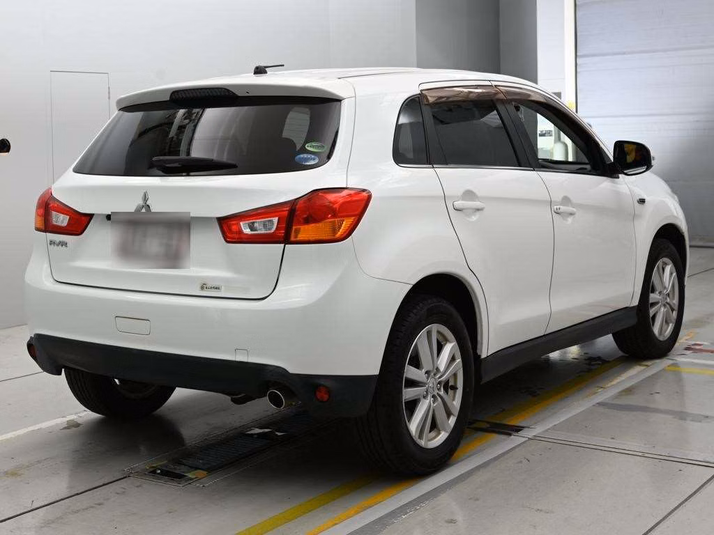 MITSUBISHI RVR