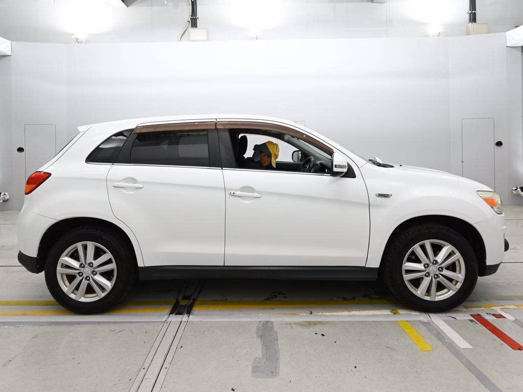 MITSUBISHI RVR