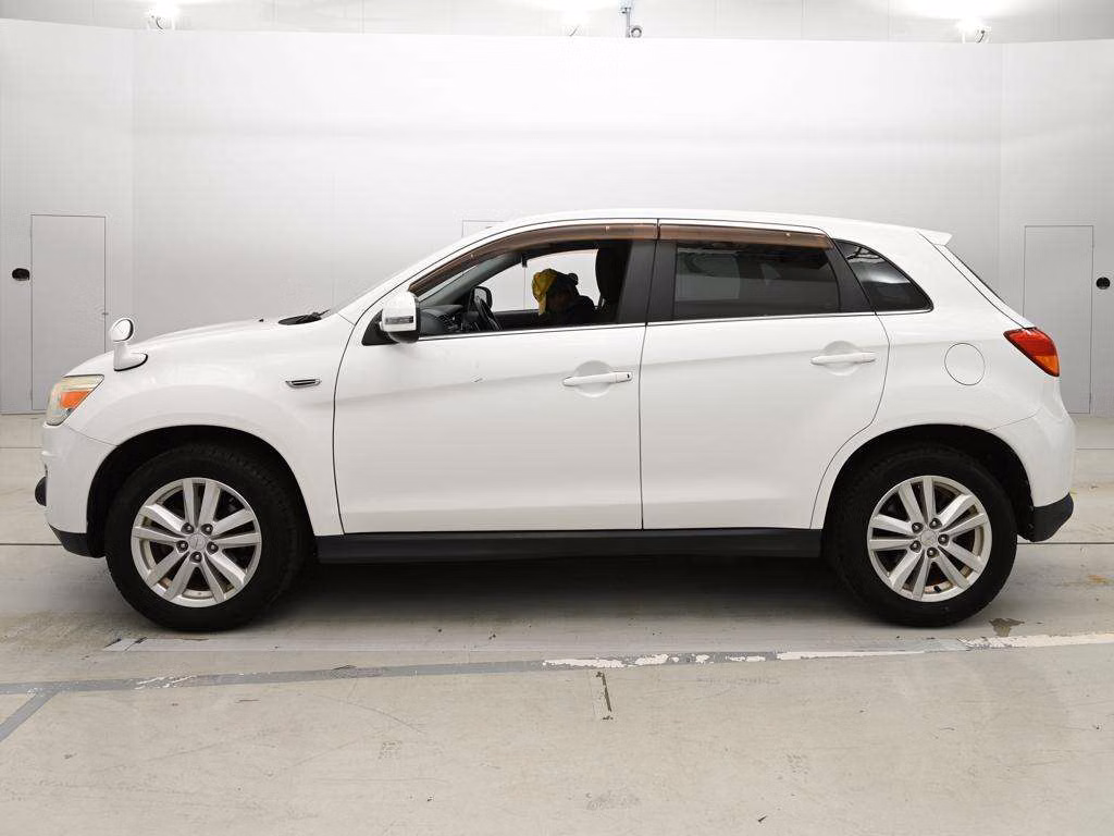 MITSUBISHI RVR