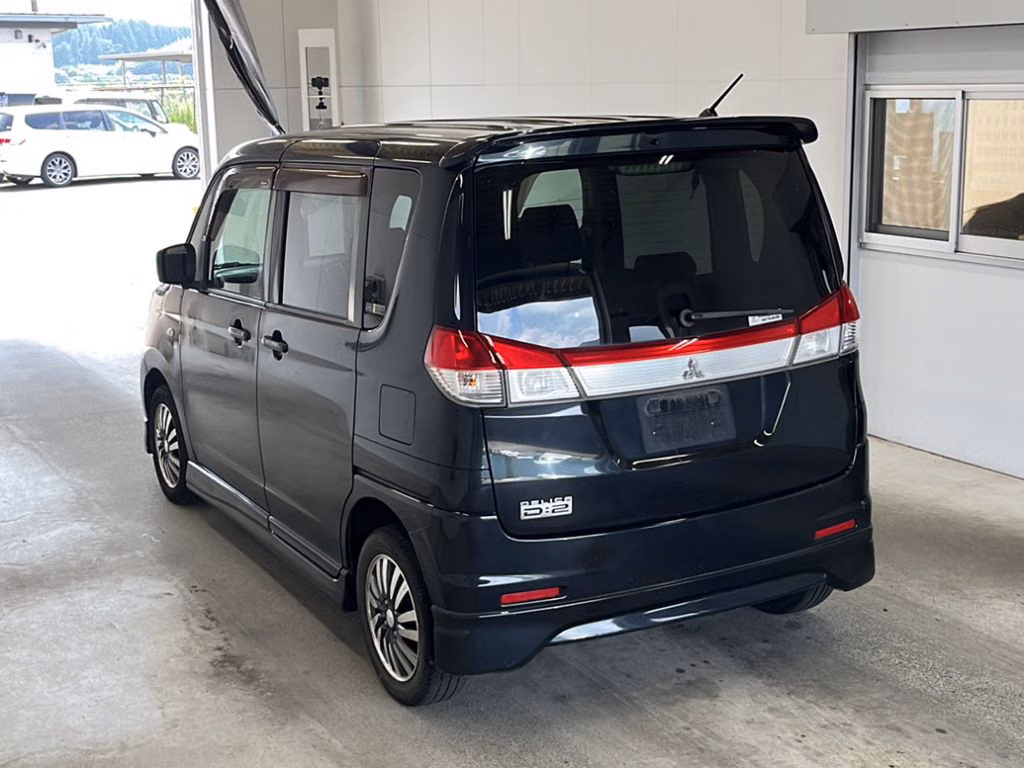MITSUBISHI DELICA D:2