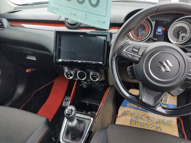 SUZUKI SWIFT