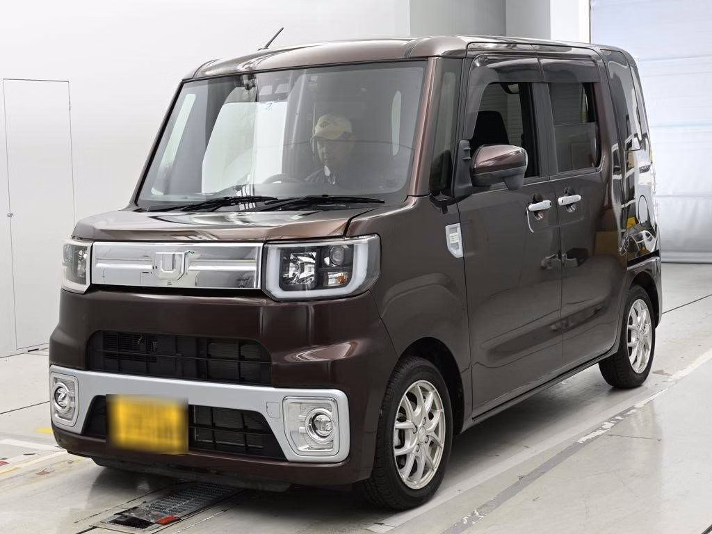 DAIHATSU WAKE